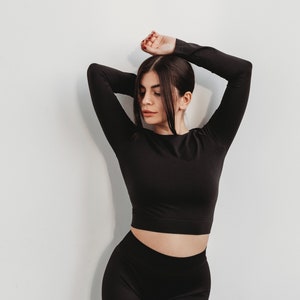 Crop Tops,festival clothing,Trendy clothes,long sleeve crop top,black crop top,cut out crop top,gift for her,Rave outfit,stretching outfit,seamless crop top,clothes for gym,sport crop top,yoga outfit