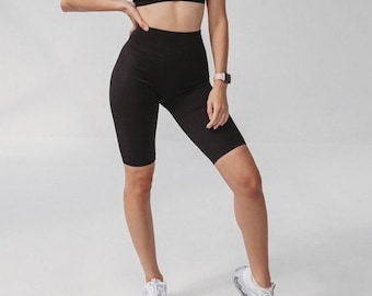 Black Seamless Ribbed Microfiber High-Waist Track Shorts: Sport & Style Fusion