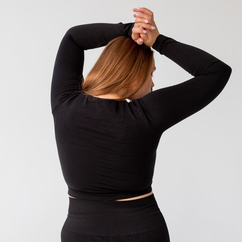 Crop Tops,festival clothing,Trendy clothes,long sleeve crop top,black crop top,cut out crop top,gift for her,Rave outfit,stretching outfit,seamless crop top,clothes for gym,sport crop top,yoga outfit