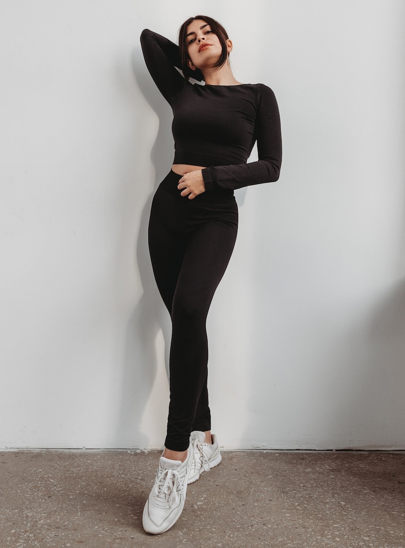 Crop Tops,festival clothing,Trendy clothes,long sleeve crop top,black crop top,cut out crop top,gift for her,Rave outfit,stretching outfit,seamless crop top,clothes for gym,sport crop top,yoga outfit