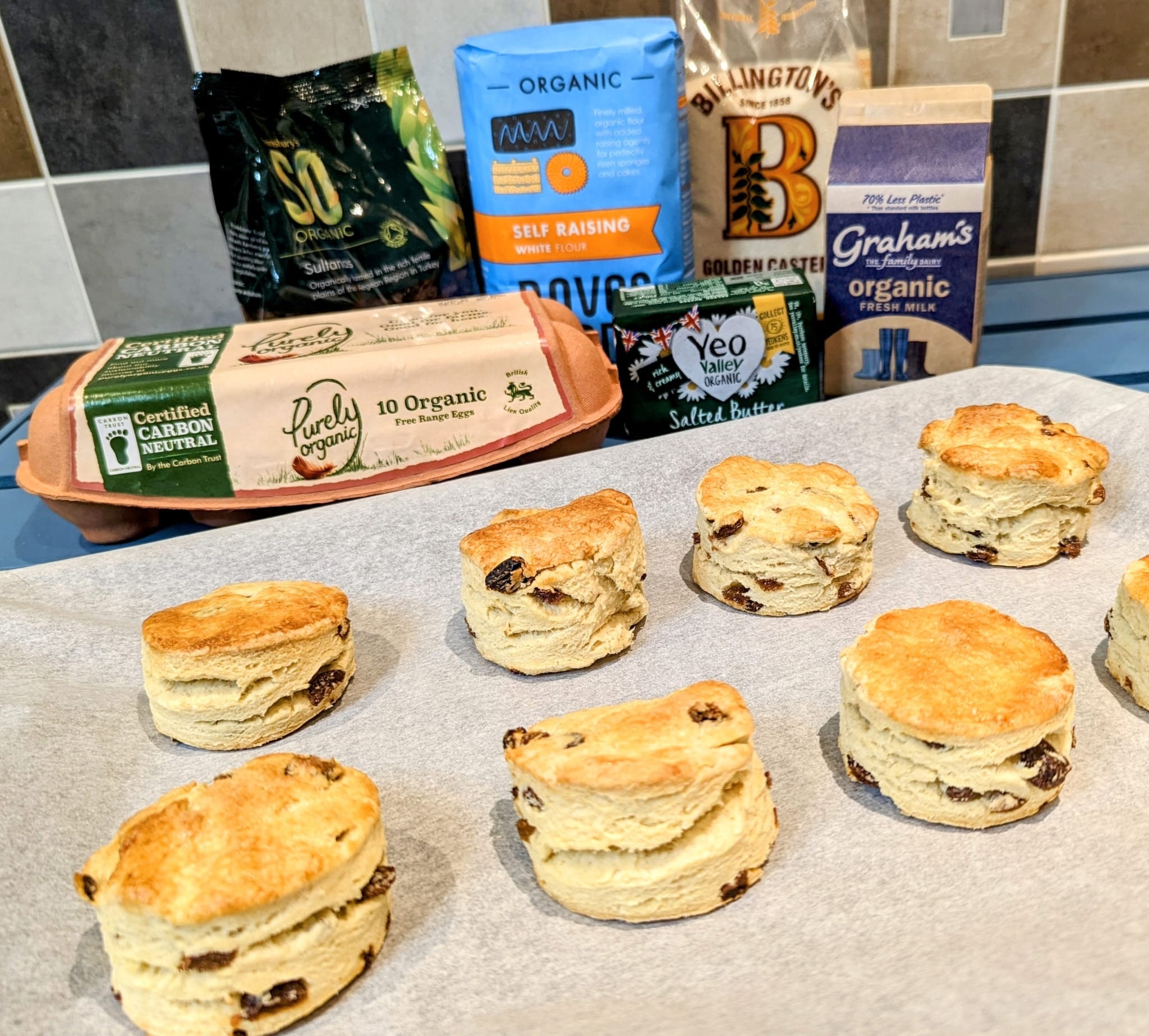 Luxury Organic Afternoon Tea & Victoria Sponge Box | Cream Tea Hamper ...