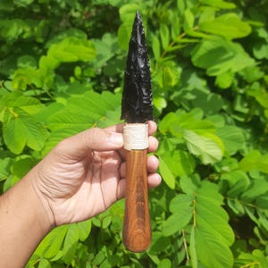Black Obsidian Crystal Black Obsidian KnifeGemstone Knives Hand Knapped Wooden Handle knife