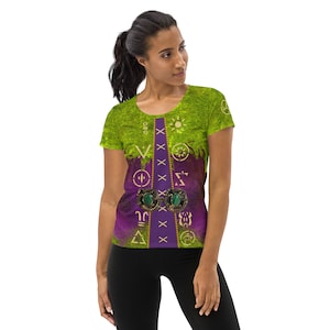 Winifred Sanderson Inspired Women&#39;s Athletic T-shirt