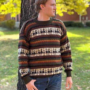Handmade Alpaca Wool Sweater: Unisex Peruvian Design