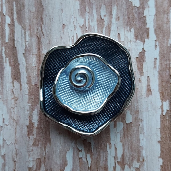 Contemporary 2-tone Swirl MAGNETIC brooch. Choice of Blue or Gray tones. Magnetic scarf pin. Magnetic clasp pin.