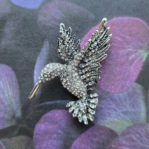 MAGNETIC Clear Crystal Hummingbird brooch set in silver tone. Hummingbird jewelry, hummingbird gift.