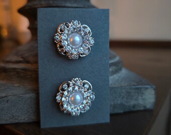 Victorian pearl and rhinestone magnetic lapel, magnetic button. Clothing magnetic pins. Wedding pins.