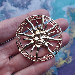 Golden Sun Magetic brooch, magnetic scarf pin, magnetic accessory.  Sun brooch pin.