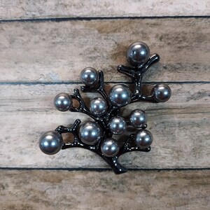 Unique black pearl (faux) and black metallic tone MAGNETIC brooch. Magnetic scarf pin.