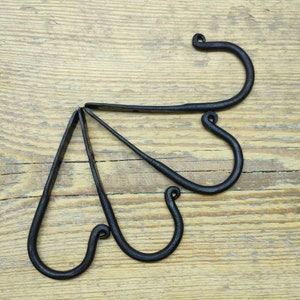 Set mit 4 Schmied geschmiedeten Kleiderhaken, Wand montierter Eisenhaken, Kleiderhaken, Stahlhaken, Eisenhaken, Kleiderhaken, Handtuchhalter, Dekorativ