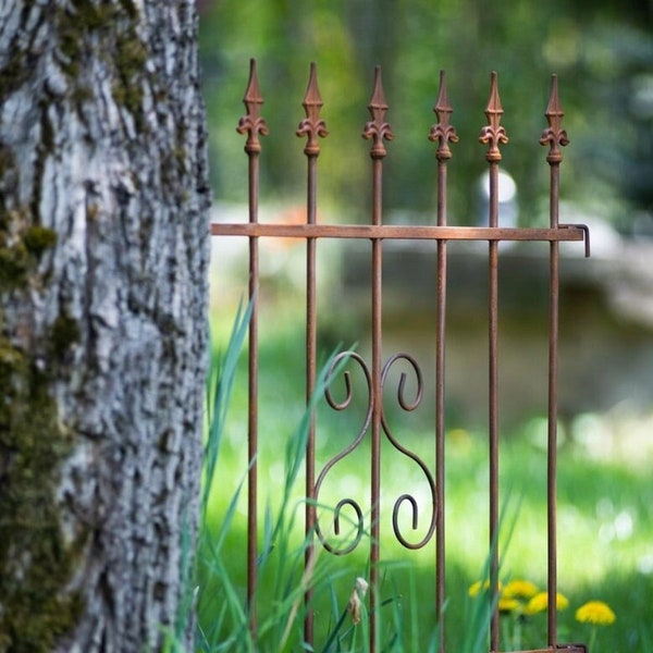 Hand Crafted Metal Garden Border, Cast Iron Flower Fencing, Garden Decoration, Driveway Border, Garden Marker, Flowerpot Decoration, Gift