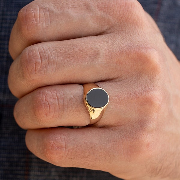 Men's Gold Oval Signet Ring with Onyx / 14k Solid Gold Handmade Ring For Men / Black Onyx Stone Man Ring / Men Jewelry