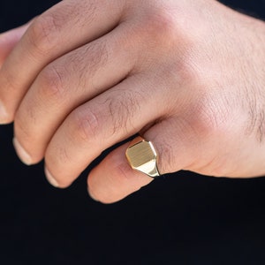 Engravable Signet Ring for Men, Pinky Finger Signet Ring, Engravable Personalized Gift, 14 Real Gold Rectangle Custom Ring for Man image 2