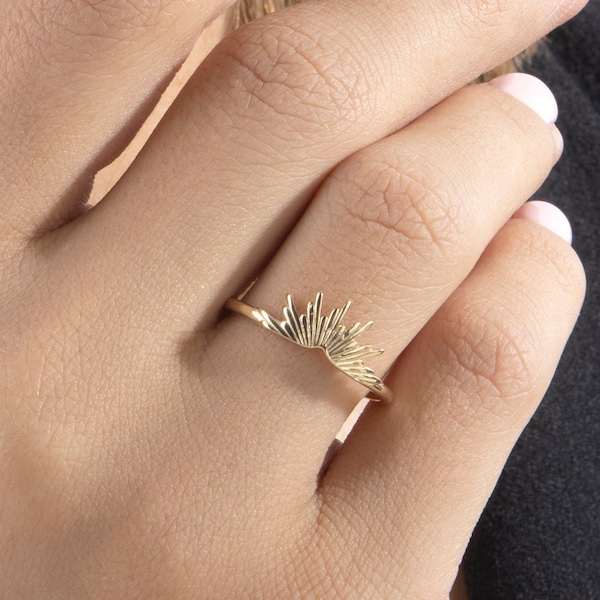 14k Solid Gold Sunburst Ring, Gold Sunbeam Ring, Sunshine Ring, Rising Sun Ring, Christmas Gifts, Minimalist Women Ring, Celestial Ring