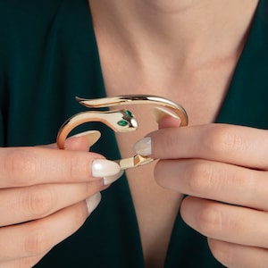 14k Gold Snake Bangle Bracelet, Vintage Snake Bracelet, Animal Lover Gift for Her, Snake Jewelry, Bangle Bracelet for Women, Gift for Mom