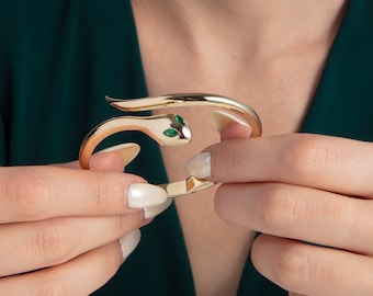 14k Gold Snake Bangle Bracelet, Vintage Snake Bracelet, Animal Lover Gift for Her, Snake Jewelry, Bangle Bracelet for Women, Gift for Mom