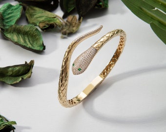 14k Gold Snake Bangle Bracelet, Vintage Snake Bracelet, Animal Lover Gift for Her, Snake Jewelry, Bangle Bracelet for Women, Gift for Mom
