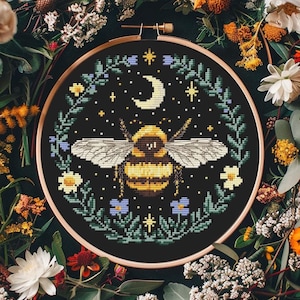 Bumblebee cross stitch pattern PDF - digital download – insect bee modern large realistic witchcraft witchy cottagecore dark embroidery CS44