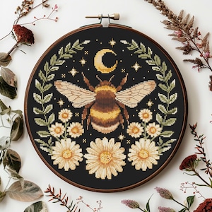 Bee cross stitch pattern PDF - digital download - insect honey bee floral nature embroidery x stitch CS1