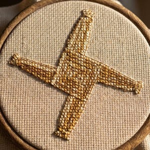 Patrón de la Cruz de Brígida - Diseño de bordado de la Bruja de Imbolc - descarga digital CS45 imagen 5