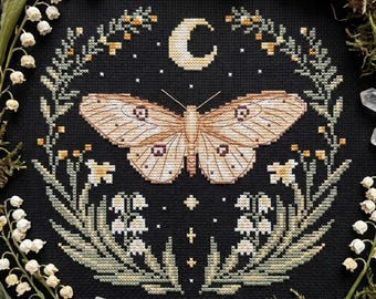 Patrón de punto de cruz de polilla y lirios del valle (PDF) - Descarga digital - Insecto, luna, flor, bruja, costura simple, contado, moderno CS11