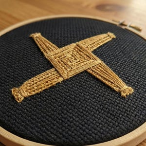 Patrón de la Cruz de Brígida - Diseño de bordado de la Bruja de Imbolc - descarga digital CS45 imagen 3