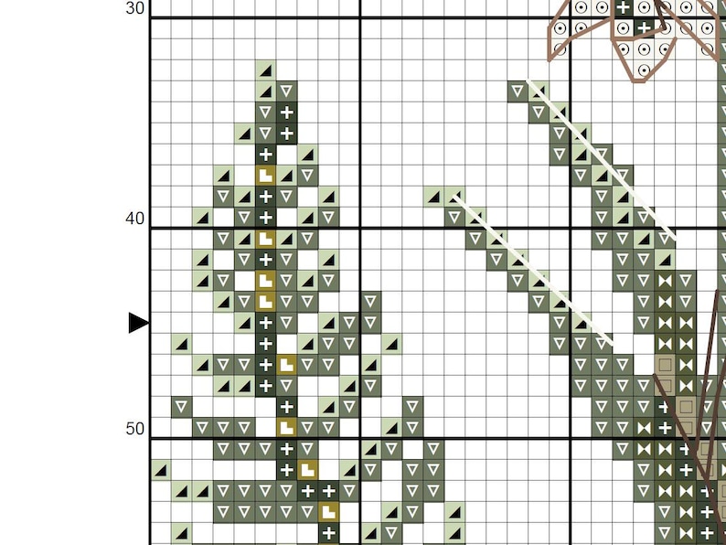 Puede incluir: Un patr&oacute;n de punto de cruz que presenta un dise&ntilde;o detallado de un &aacute;rbol con tronco y ramas. El patr&oacute;n utiliza varios tonos de verde, marr&oacute;n y blanco, con s&iacute;mbolos que indican la colocaci&oacute;n de la puntada. La cuadr&iacute;cula est&aacute; marcada con n&uacute;meros.