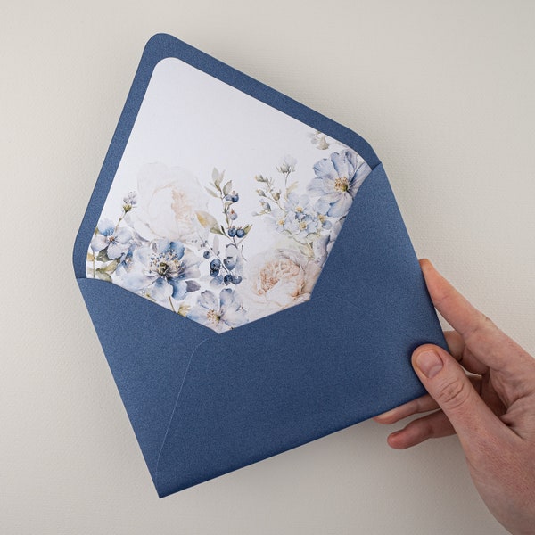 Blauwe Marine bedrukte bruiloft envelop, stoffige blauwe bloem envelop voor uitnodiging, handgemaakte envelop voering, bruiloft envelop bloemen voering