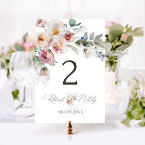 Plantilla de números de mesa en color rosa empolvado / Números de mesa para bodas en color melocotón para imprimir / Tarjeta con números de mesa editables con flores