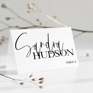 Modello minimalista per segnaposto per matrimonio, download di carte da tavolo moderne, carte per posti stampabili modificabili, carta da tavolo piegata tenda, carta Avery / ROC