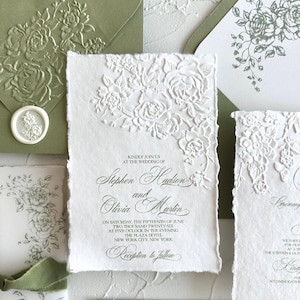 Trouwkaarten met reliëf, handgemaakt katoenpapier met versierde rand, saliegroen rozen