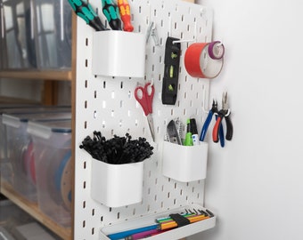 2x hooks for Skadis perforated plate on Ivar shelf side panel