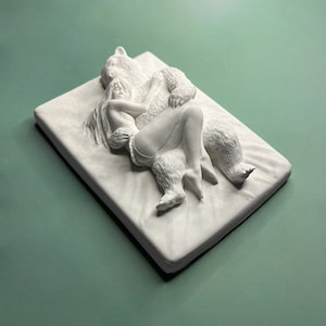 Bear and Girl Plaster Ornament, Gypsum Display Home Decor, Craft Plaster Statue, Gypsum Statue Nordic Home Decoration Gifts, Sculpture Art