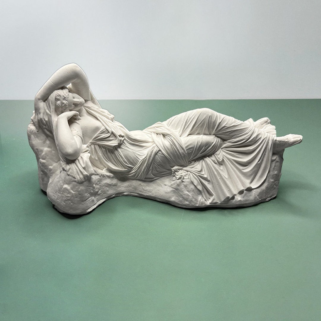 眠れるアリアドネの石膏彫刻：ギリシャ神話の室内装飾 - Etsy 日本