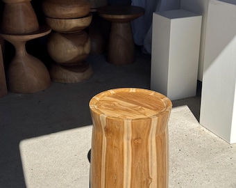 Beistelltisch oder runder Hocker aus Suarholz, H51 D35