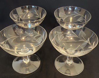 Set of 4 Vintage MCM Etched Leaf pattern Sherbet/Champagne Glasses
