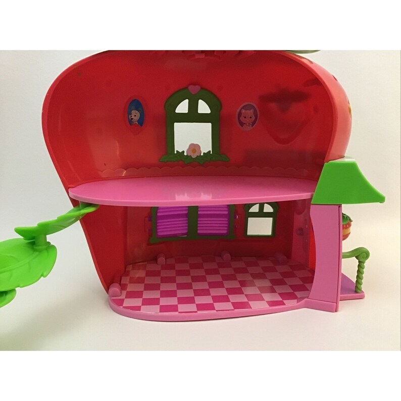 Strawberry Shortcake Whirly Bird Berry Cafe Bakery Playset 2008 Figures