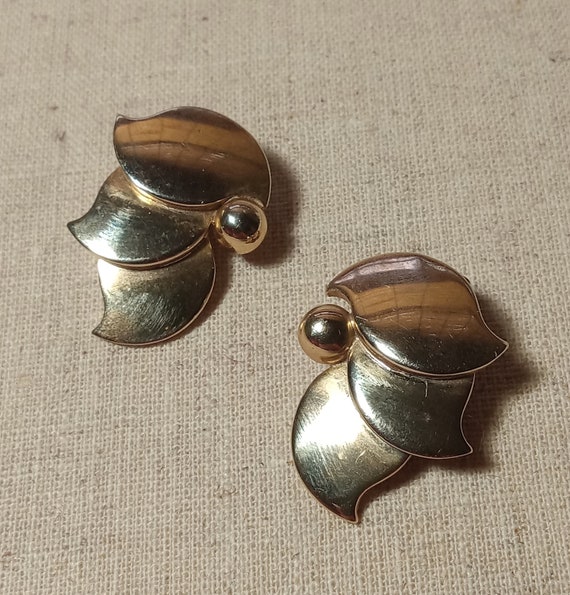 Vintage Signed Alice Pat Pend Clip Earrings Gold … - image 1