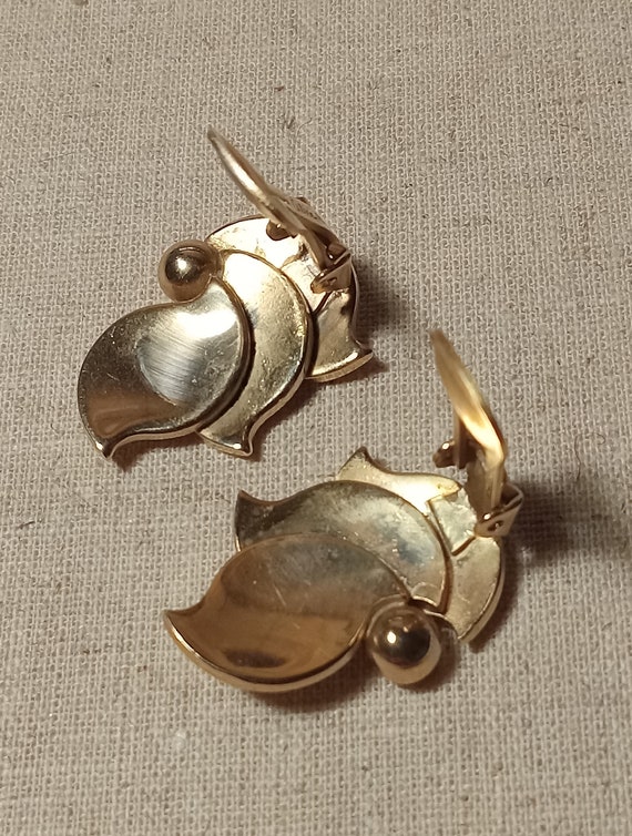 Vintage Signed Alice Pat Pend Clip Earrings Gold … - image 4