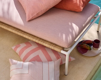 Custom Sunbrella Chaise Lounge Cushion: Weatherproof Outdoor Patio Seating