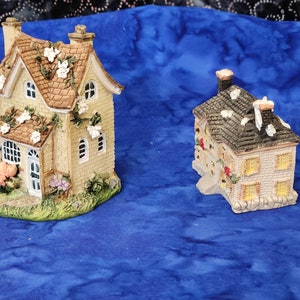 2 Vintage Miniature Project Cottages Home Décor, Gift for Christmas, Gift for Birthday, Gift for DYI Lovers, Gift for Mom, House Project DYI