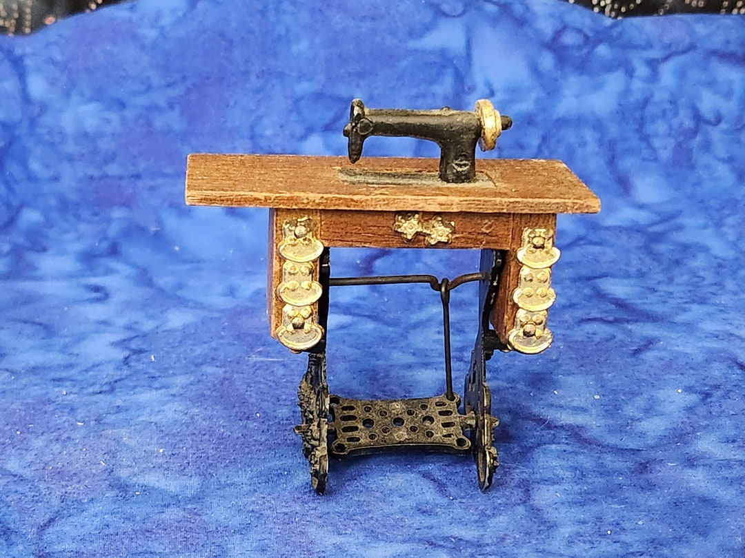 112 Vintage Dollhouse Sewing Machine Etsy
