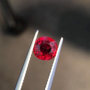 GIA Certified Vivd Red Star Color Ruby  Gemstone , Fancy Cushion Cut Natural Ruby July Birthstone , 2.16 CT