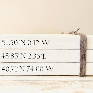 COORDONNÉES spéciales Pile de livres personnalisée ! Piles de livres blancs - ornement de décoration intérieure, décoration d'étagère de table basse, décoration de mariage