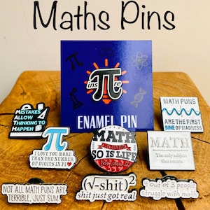 Mathe Emaille Pin für Mathe Schüler, Lehrer Abzeichen Geschenk, Geschenk zum Schulende, Geschenk für Mathe Schüler! Pi Tag