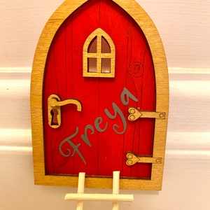 Painted Tooth Fairy Door with gifts from the Tooth Fairy zdjęcie 2