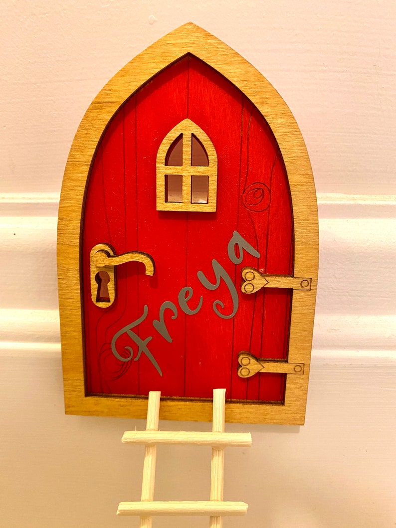 Painted Tooth Fairy Door with gifts from the Tooth Fairy zdjęcie 2