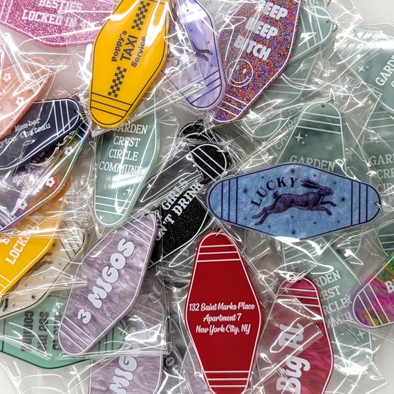 Custom Acrylic Motel Keychain: Personalized Retro Car Accessory Single and Double Sided