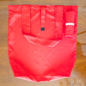 Favbrella-Rainbow-Colors-Theme-Polyester-Foldable-Red-Bag-Photo