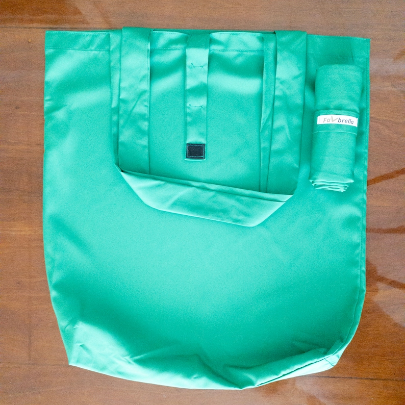 Favbrella-Rainbow-Colors-Theme-Polyester-Foldable-Green-Bag-Photo